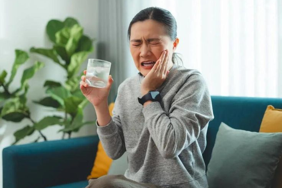 gigi lebih sensitif terhadap panas dan dingin