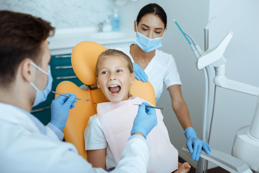 menjaga senyum ceria buah hati bersama odonto dental care